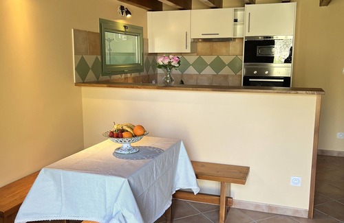 Cessenon-sur-Orb Appartement | Gîte pour 2 personnes avec Piscine -Vue sur la vallée de l'Orb