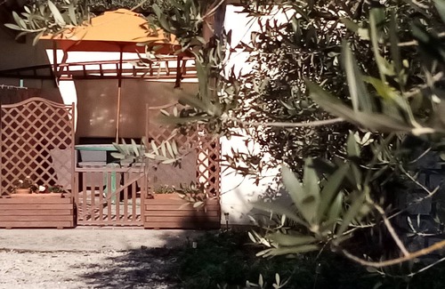 Sablet Appartement | Gîte pour 4 personnes adultes et 1 enfant -3ans à l'entrée de Sablet