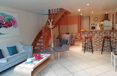 Le Cloitre-Saint-Thegonnec Maison | Gîte 'Entre Terre Et Mer' with Terrace and Wi-Fi