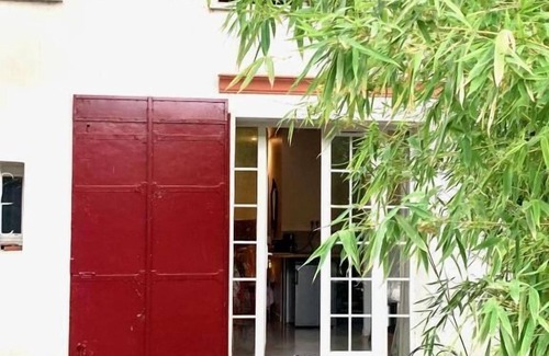 Saint-Genis Cottage | Gîte Massane piscine partagée & terrasse privée