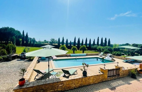Saint-Sulpice-d'Excideuil Maison | Gite with swimming pool in an old farmhouse. Pets welcome!