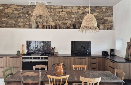 Saint-Sulpice-d'Excideuil Maison | Gîte La grange is a converted barn with all modern comforts.