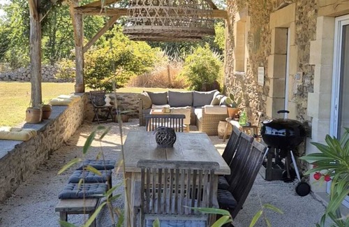 Saint-Sulpice-d'Excideuil Maison | Gîte La grange is a converted barn with all modern comforts.