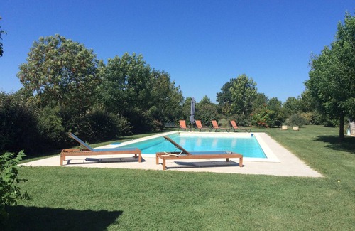 Septfonds Cottage | Gite maison quercynoise avec piscine partagée pour 10 personnes