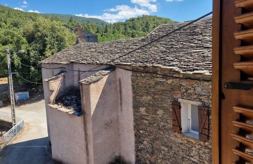 Cambia Maison | Gite dans un ancien séchoir à châtaigne