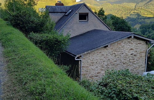 Germs-sur-l'Oussouet Maison | Gîte dans un petit village de montagne montagne situé plein sud.