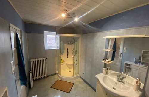 Mesnois Appartement | Gîte in a typical village, 10 minutes from Lac de Granvaud and 15 minutes from Chalain.