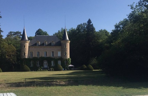 Le Donjon Maison | Gite in Château Grounds