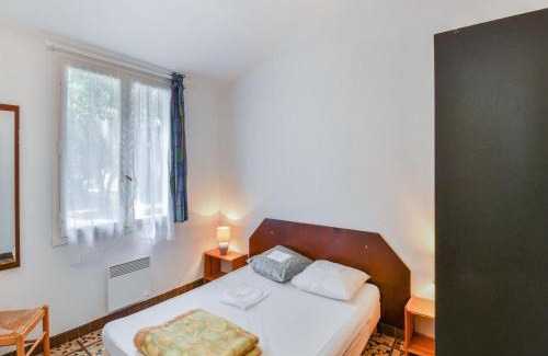 Saint-Savinien Maison | Gîte in holiday park with swimming pool
