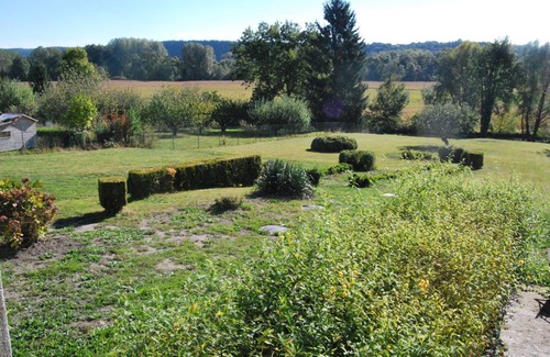 Grandpre Maison | Gite in the Argonne Ardennaise, with a large plot of land stretching down to the river