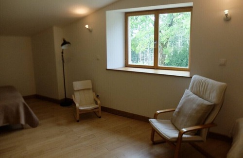 Viscomtat Cottage | Gîte au cœur de la forêt, avec piscine et très belle vue !