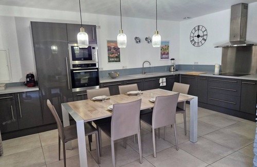 Aureille Maison | Gite au coeur des Alpilles - lemasdeslauriers@gmail.com