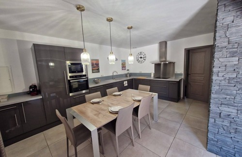 Aureille Maison | Gite au coeur des Alpilles - lemasdeslauriers@gmail.com