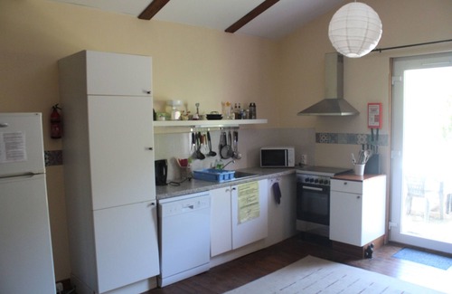 Saverdun Appartement | Gîte Jardin - gîte spacieux en pleine nature avec piscine chauffée