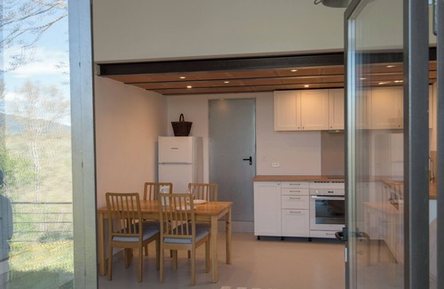 Ansouis Appartement | Gîte L'Abiho, in the heart of one of France's most beautiful villages, facing the Luberon.