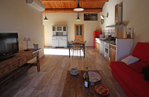 Saint-Victor-la-Coste Cottage | Gite l'Atelier avec piscine et wifi inclus