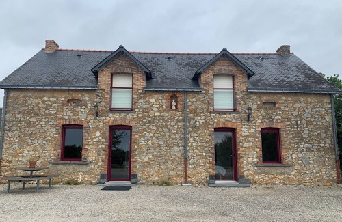 Louisfert Maison | Gîte "Le Pré en Bulles" au cœur d'un bois, jusqu'à 8 personnes.