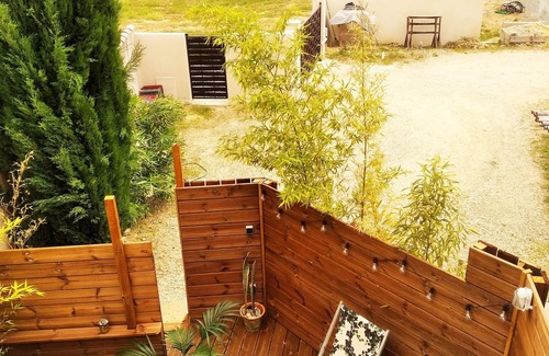 Pont-Saint-Esprit Maison | Gite "La Câlebelle" avec Jacuzzi, terrasse en bois à proximité de l'Ardèche.