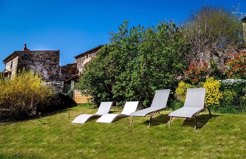 Champeix Maison | Gîte *** La CHAMPILLAUMIERE: l'esprit cocon
