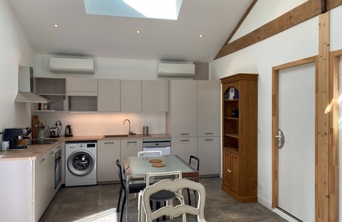 Chaille-les-Marais Maison | Gîte 'La Grange Hulotte' with Private Terrace, Shared Garden and Wi-Fi
