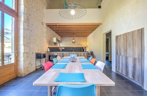 Chassaignes Maison | 'Gîte La Grange' avec piscine partagée, terrasse privée et Wi-Fi