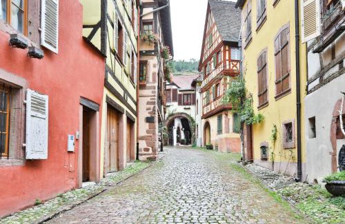Kaysersberg-Vignoble Appartement | Gite "La Maison Jaune" à Kaysersberg avec garage