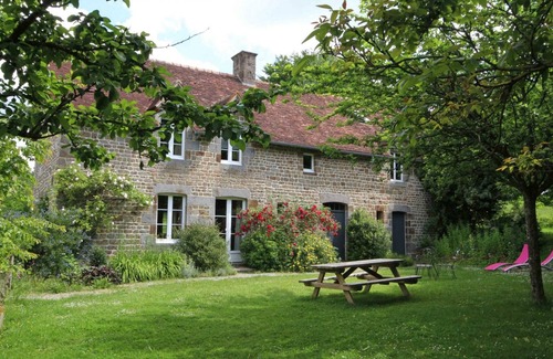 Les Monts-d'Andaine Cottage | Gite La Sauvagère, 5 bedrooms, 10 persons
