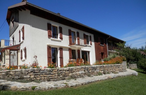 Oye-et-Pallet Appartement | Gite lac Saint Point classé 3 étoiles.