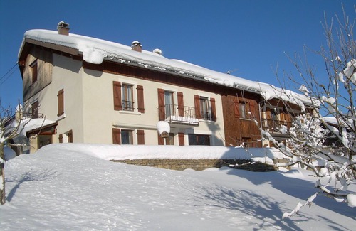 Oye-et-Pallet Appartement | Gite lac Saint Point classé 3 étoiles.