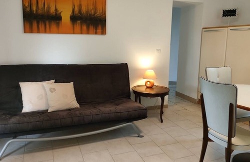 Lias-d'Armagnac Appartement | Gîte Lavande, 4 personnes, piscine, table d’hôtes en campagne gersoise