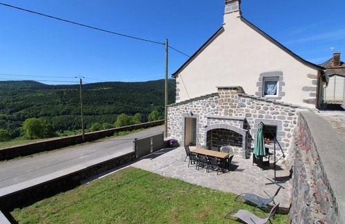 Laveissiere Cottage | Gite Laveissière, 3 bedrooms, 6 persons