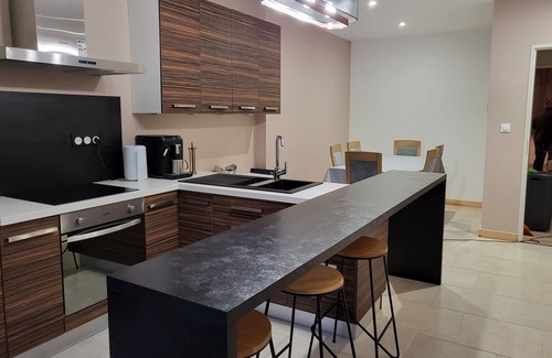 Le Breuil Appartement | Gîte Le Creusot-Bourgogne avec Piscine - RDC accessible PMR