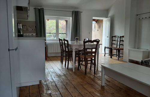 Albigny-sur-Saone Appartement | Gite le haut des maraîchers. Appartement pour 4 à 6 personnes,