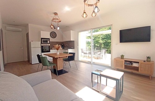Montclar-sur-Gervanne Maison | Gite "Le Jardin de Pierrot" 26400 Montclar Sur Gervanne 14 Pers Avec Piscine