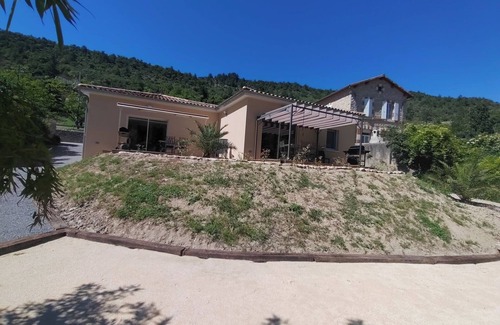 Montclar-sur-Gervanne Maison | Gite "Le Jardin de Pierrot" 26400 Montclar Sur Gervanne 14 Pers Avec Piscine