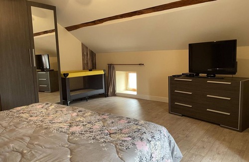 Le Mayet-de-Montagne Cottage | Gite Le Mayet-de-Montagne, 2 bedrooms, 4 persons