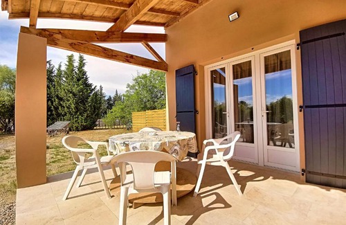 Eygalieres Maison | Gite le Naomie