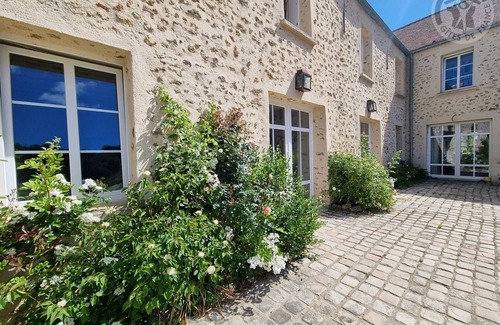 Les Essarts-le-Roi Cottage | Gite Les Essarts-le-Roi, 2 bedrooms, 4 persons