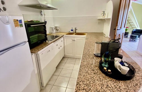 Villeneuve-de-Berg Maison | GITE LES GEAIS**** JACUZZI PRIVATIF et JARDIN PRIVE