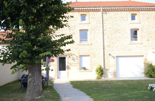 Montchenu Maison | Gite les pins
