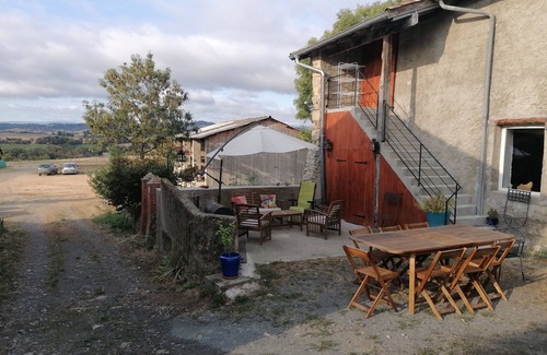 Souternon Cottage | Gîte 'Lieu De Stages' avec Vue sur la Montagne, Terrasse et Jardin Partagés