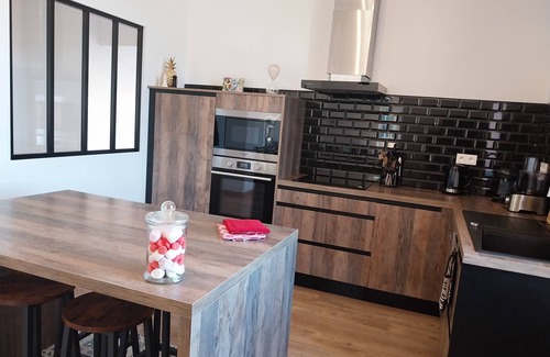 Feugarolles Maison | Gite Lou Héouguet : Maison atypique au style industriel (Classé 4****)
