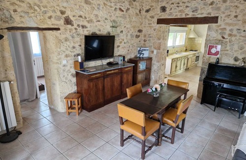 Montagnac-sur-Lede Maison | Le Gîte M, jolie petite maison en pierre de 75 m2. (4/6 p)