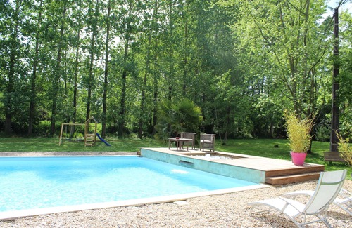 Daglan Cottage | Gite proche Sarlat - grande piscine 14/7m et son jacuzzi -parc ombragé de 5000m²