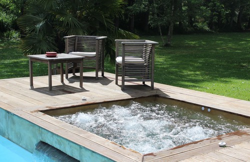 Daglan Cottage | Gite proche Sarlat - grande piscine 14/7m et son jacuzzi -parc ombragé de 5000m²