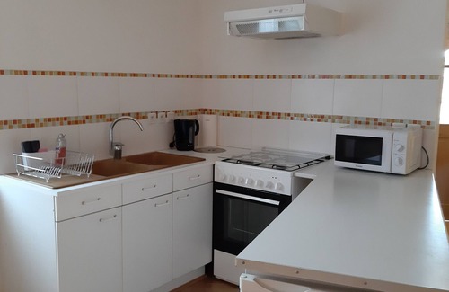 Jalogny Appartement | gîte "near the wash house"