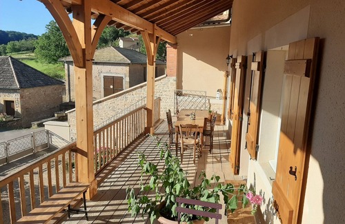 Jalogny Appartement | gîte "near the wash house"