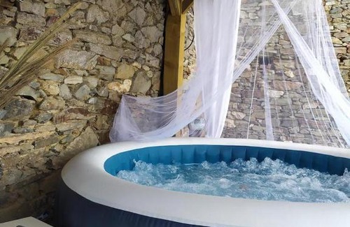 Saussenac Maison | Gite Nougaro 2 pers private spa ouvert à l'année