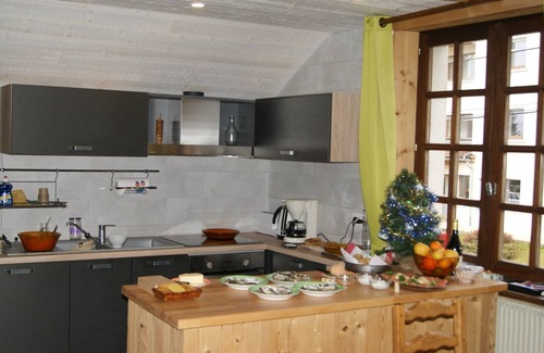 Chapelle-des-Bois Cottage | Gite de 80 m2 pour 6 à 7 personnes, situé à l étage d une maison individuelle