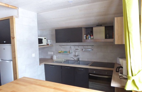 Chapelle-des-Bois Cottage | Gite de 80 m2 pour 6 à 7 personnes, situé à l étage d une maison individuelle